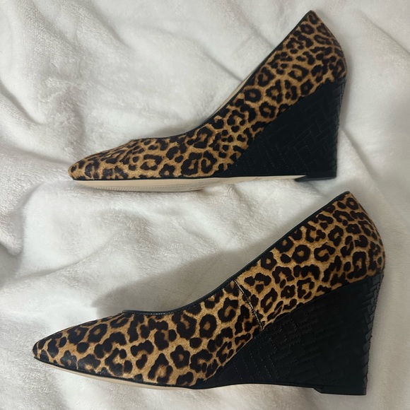☃️🏷️ Cole Haan Marit Wedge Pump Size 9.5 Leopard Print Calf Hair EUC - Like New! - Picture 5 of 7